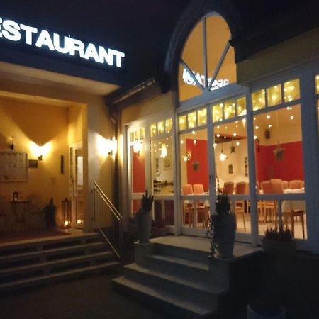 Hotel Goldbaechel Wachenheim an der Weinstraße Esterno foto