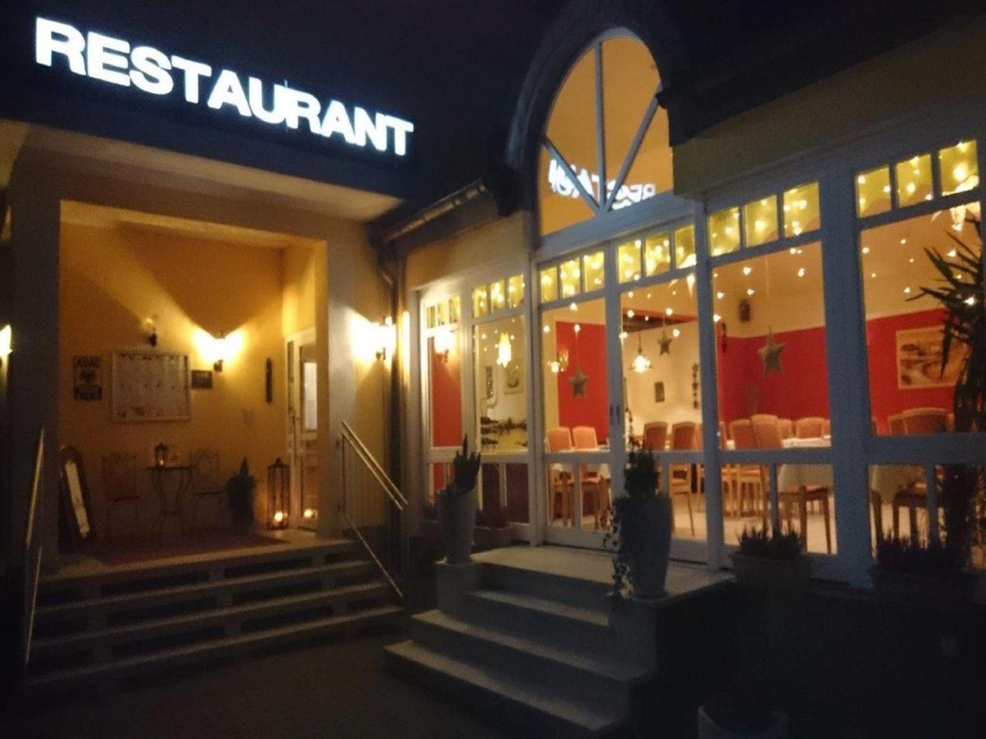 Hotel Goldbaechel Wachenheim an der Weinstraße Esterno foto