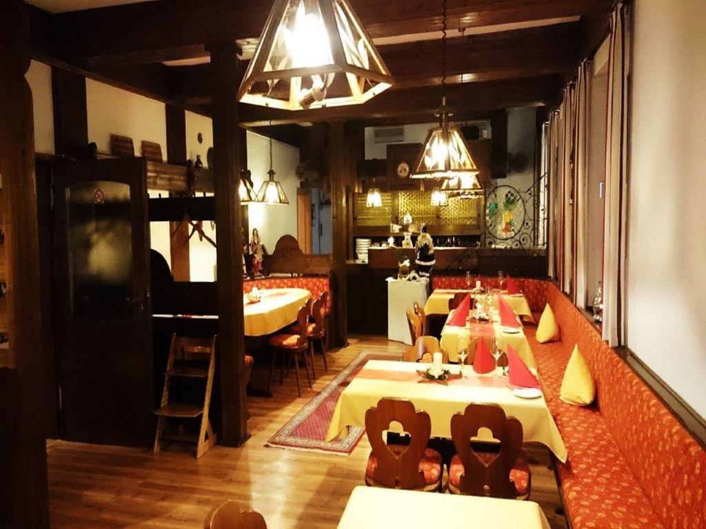 Hotel Goldbaechel Wachenheim an der Weinstraße Esterno foto