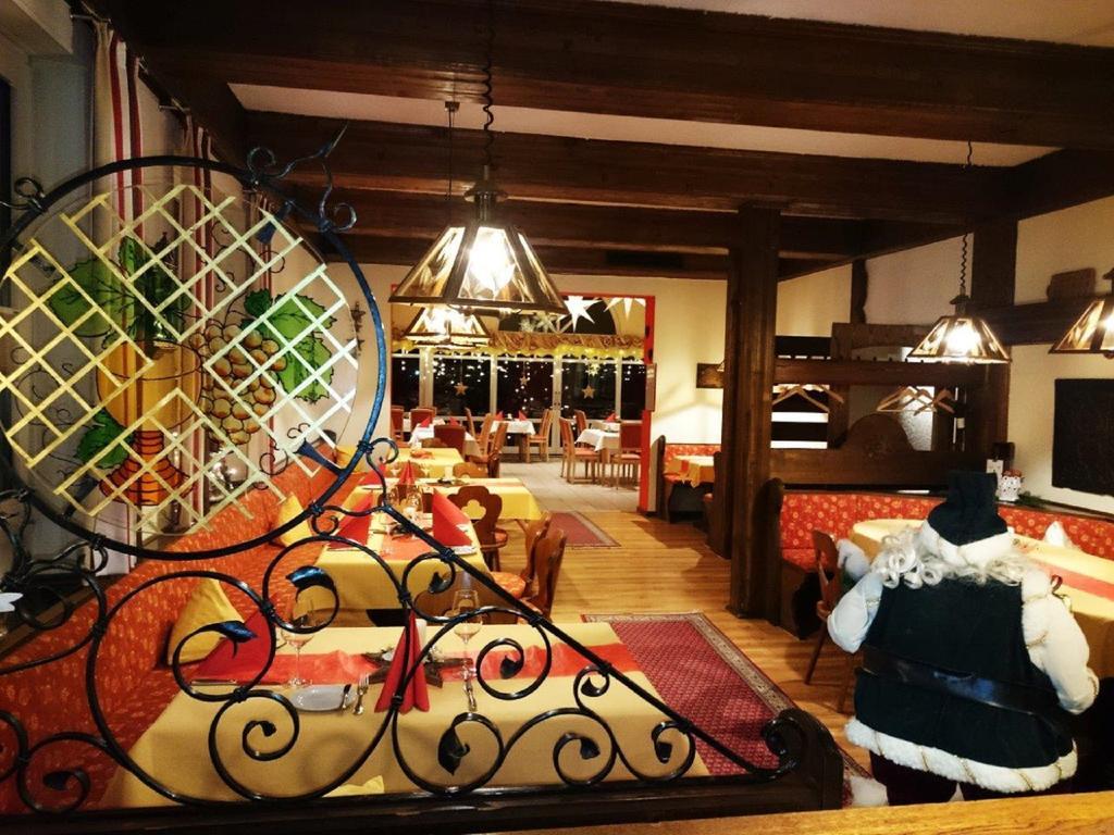 Hotel Goldbaechel Wachenheim an der Weinstraße Esterno foto